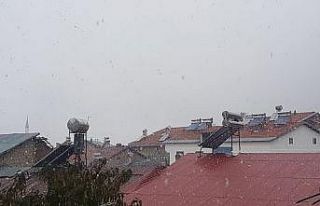 Çelikhan ilçesinde kar yağışı başladı