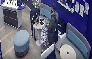 Cep telefonu hırsızı kameraya yakalandı