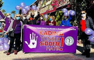 Çeşme’de mor balonlar gökyüzüne salındı