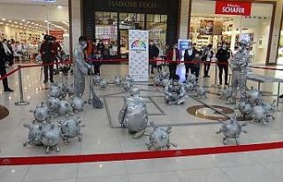 Ceylan Karavil Park AVM’de canlı heykeller, korona...