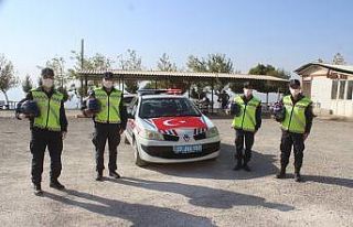 Ceza bekleyen sürücülerin kask sevinci