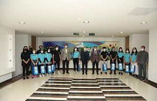 Çiftçi, polis ve spor akademisi adaylarıyla bir...