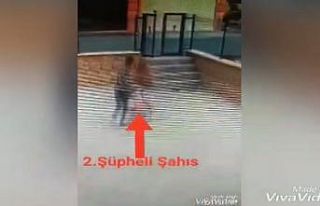 Çikolata ve bisiklet hırsızları kameralara yakalandı