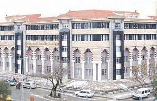 Cinsel istismar ve silahla yağma suçundan aranan...