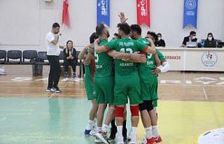 Cizre Belediyesi erkek voleybol takımı 5’te 5...