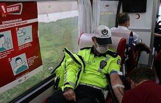 Covid-19 kan stoklarını azalttı, polisler kan bağışı...