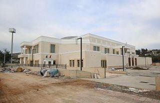 Darıca’daki spor salonu özgün mimarisi ile dikkat...