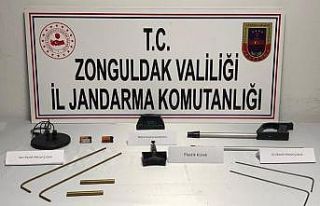 Define arayan 3 kişi kıskıvrak yakalandı