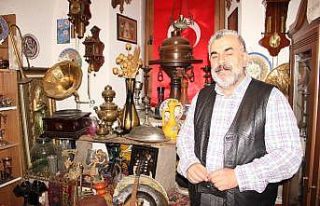 Dekor amacıyla biriktirdiği antikalar ile müze...
