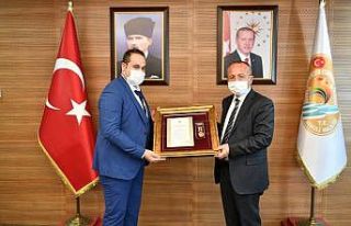 Denizli Valiliğinden şehit yakınına ve bir gaziye...