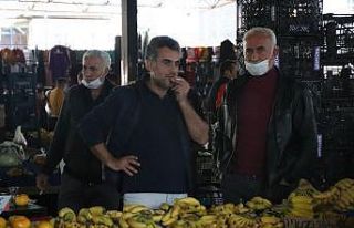 Denizli’de yasaklara rağmen semt pazarlarında...