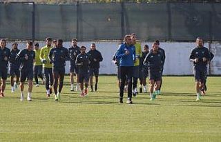 Denizlispor’da 3 oyuncu takımdan ayrı çalıştı