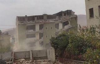Deprem bölgesi Elazığ’da binalar böyle yıkıldı