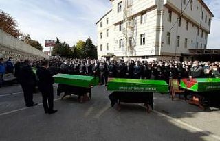 Depremde hayatını kaybeden babaanne ve 4 torunu...