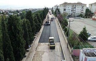 Derince’de asfaltlama çalışmaları devam ediyor