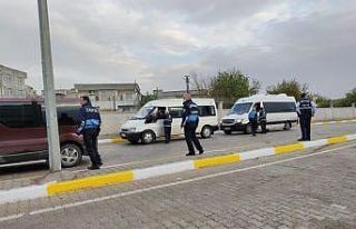 Diyarbakır’da zabıtadan servis araçlarına sıkı...