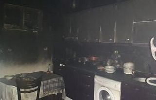 Dumandan etkilenen tavşana kalp masajı yaptılar