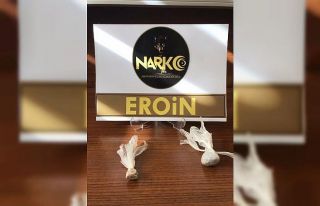 Durdurulan araçta eroin yakalandı