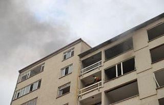 Elazığ’a hasarlı binada yangın