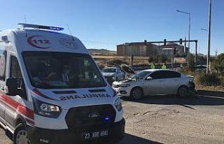 Elazığ’da otomobiller çarpıştı:1 yaralı