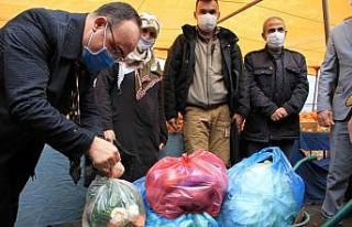 Elazığ’da vali pazara gitti, gülümseten diyaloglar...