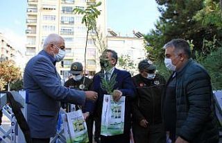 Elazığ’da vatandaşlara 10 bin adet ücretsiz...