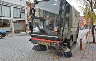 Emet Belediyesi yol süpürme aracı hizmete girdi