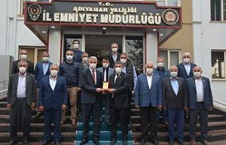 Emniyet Müdürü Ergüder’e teşekkür plaketi