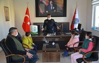 Emniyetin bahçesine gizlice ağaç dikmişlerdi;...