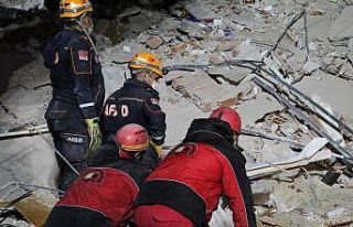 Emrah Apartmanı’nda bir erkek cesedine ulaşıldı