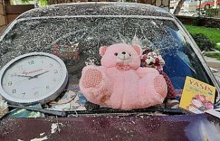 Enkazdan çıkan dram: Ölen torununun elini 14 saat...