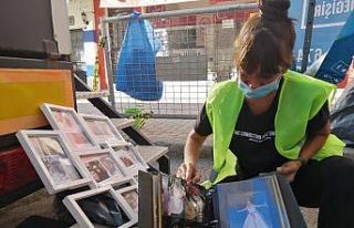 Enkazdan geriye fotoğraflar kaldı