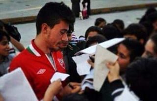 Enkazdan kurtarılan amatör futbolcu Malik Tahirler...