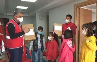 Ercişli depremzede çocuklardan İzmirli akranları...