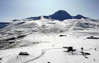 Erciyes’te kar kalınlığı 15 santime ulaştı,...