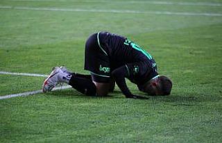 Erdon Daci formaya göz kırptı