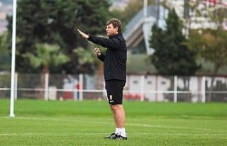 Ertuğrul Sağlam: “Geleceğe biraz daha umutla...