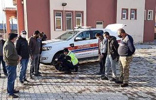 Erzincan’da jandarma ekipleri, kış lastiği konusunda...