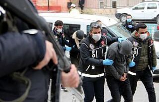 Erzurum’da uyuşturucu taciri 12 şahıs adliyeye...