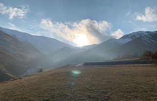Esendere beldesinin yüksek kesimleri beyaza büründü