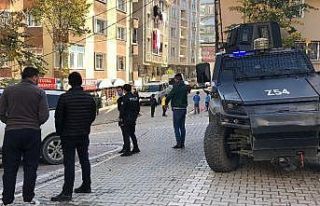 Esenyurt’ta park halindeki aracın kundaklanması...