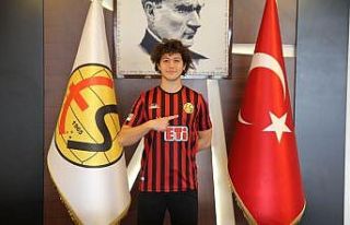 Eskişehirspor Göktuğ ile 5 senelik sözleşme imzaladı