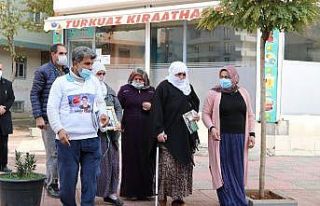 Evlatlarını HDP ve PKK’dan istemek için eylem...