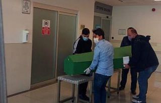 Falezlerden düşen 3 çocuk annesi öldü