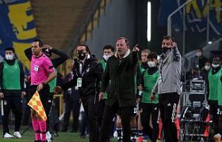 Fenerbahçe 4 gol yediği son 2 maçı da Sergen Yalçın’a...