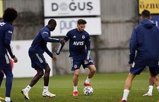 Fenerbahçe’de Sosa antrenmanı yarıda bıraktı