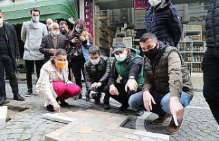 Fethiye Caddesinde doğal taş zemini uygulanıyor