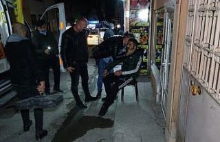 Fiyat konusunda anlaşamadığı müşterisini vurdu