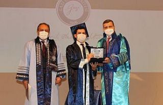 Gazi Üniversitesi Tıp Fakültesi’nde online mezuniyet...