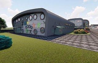 Gebze’deki yüzme havuzunun çatı imalatı sürüyor